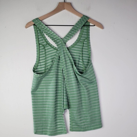 Zyia Active Nimbus Split Back‎ Tank Top M Green Stripe Tie - Picture 3 of 6